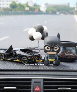 Mô hình Batman và xe hơi trang trí