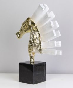 Mô hình đầu ngựa trang trí độc lạ