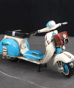Mô hình vespa cổ màu xanh