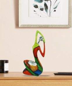 Người phụ nữ nghệ thuật chất liệu Composite