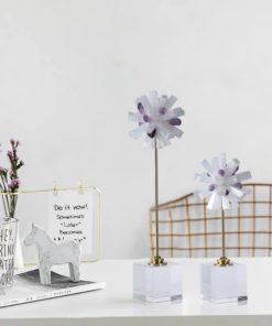 Quả cầu gắn đá pha lê tự nhiên