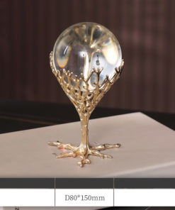 Quả cầu pha lê sáng tạo bày tủ rượu