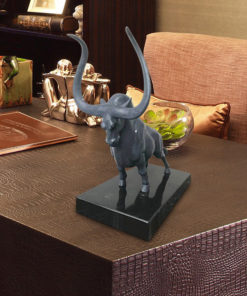 Tượng bò tót sừng dài trang trí phong thủy