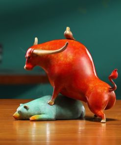 Tượng bò tót và gấu đối đầu đẹp