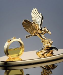 Tượng đại bàng tung cánh trang trí oto