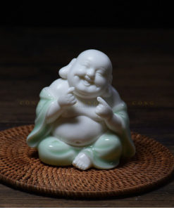 Tượng Di Lặc để xe ô tô bằng gốm sứ tài lộc