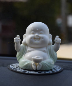 Tượng Di Lặc để xe ô tô ý nghĩa