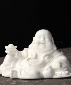 Tượng Di Lặc để xe hơi mang tài lộc