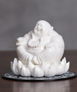 Tượng Di Lặc tọa đài sen để oto làm đẹp cho xe