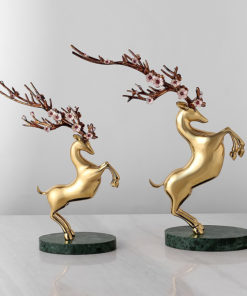 Đồng hồ để bàn hươu Sika được săn đón