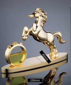 Tượng ngựa để trên xe oto sang trọng