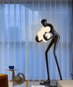 Tượng nghệ thuật kết hợp đèn sàn trang trí sang trọng