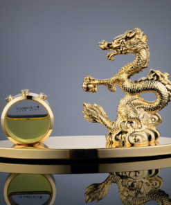 Tượng rồng vàng trang trí oto sang trọng