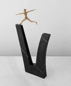 Tượng vận động viên xinh xắn