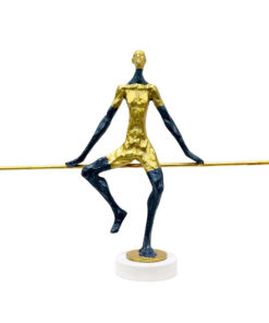 Tượng vận động viên thể dục thiết kế lạ