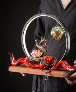 Thác hương trầm bàn tay Phật