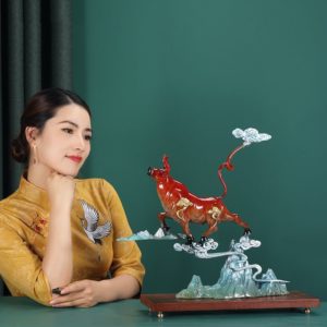 Tượng bò tót cưỡi mây bằng đồng đẹp