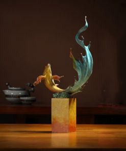 Tượng cá chép uốn mình bằng đồng