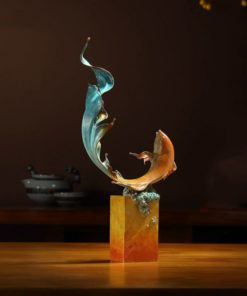 Tượng cá chép uốn mình bằng đồng