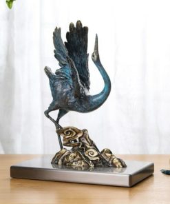 Tượng hạc được yêu thích với ý nghĩa phong thủy