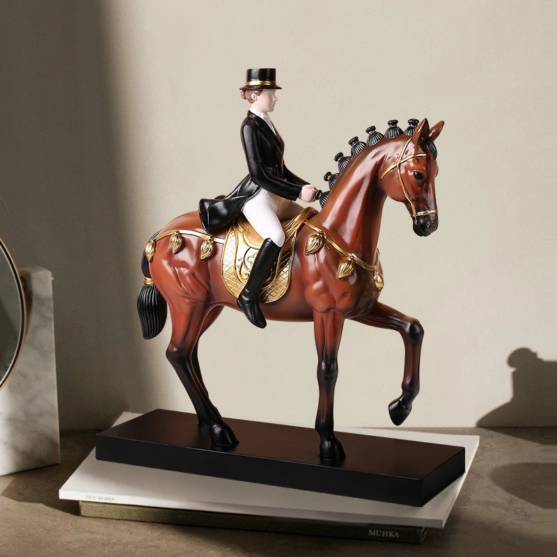 tuong-nu-hiep-si-cuoi-ngua 1 (4) Tượng nữ hiệp sĩ cưỡi ngựa