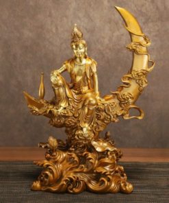 Tượng Quan Âm Bồ Tát trên cung trăng bằng đồng