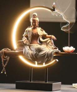 Tượng Quan Âm ngồi trên trăng