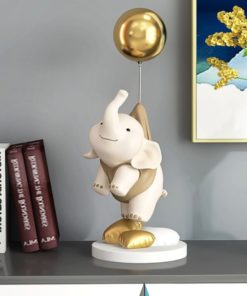 Tượng voi kiễng chân xinh xắn đáng yêu