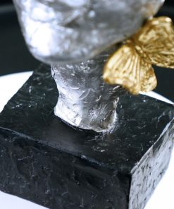 Tượng mặt nạ bướm vàng