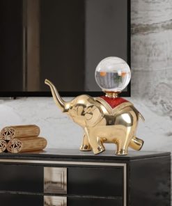 Tượng voi cõng quả cầu pha lê trang trí