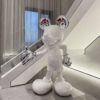 Mô hình chuột Mickey trang trí sảnh sang trọng