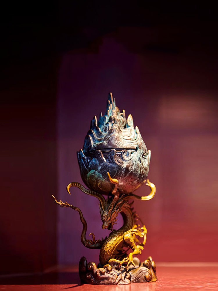 Thác khói trầm hương bằng đồng