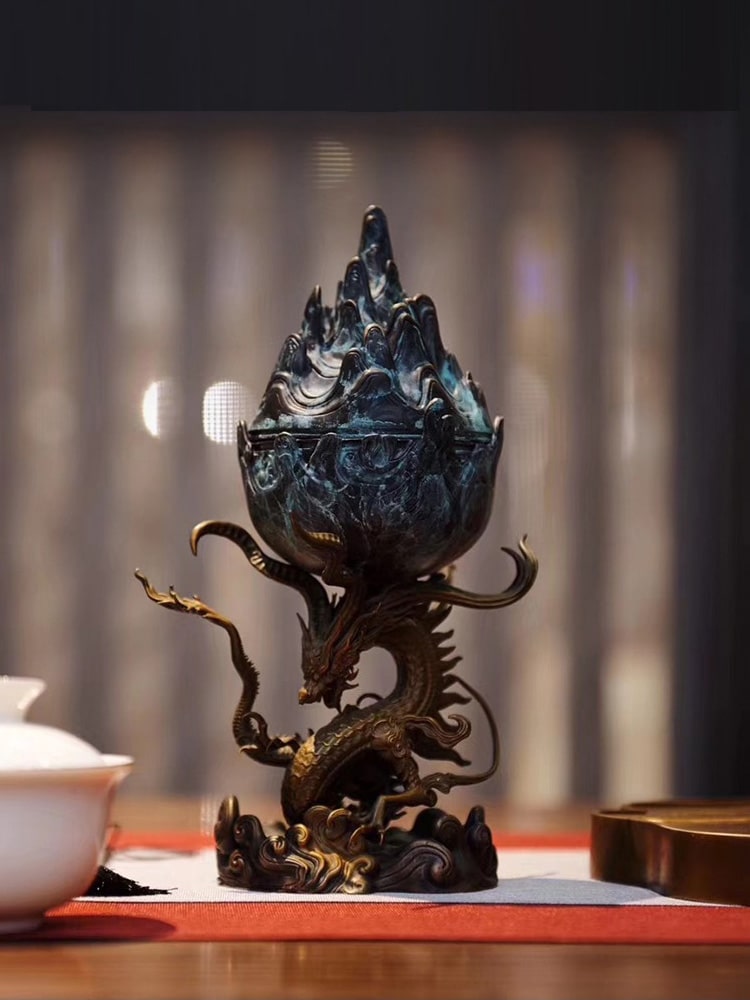 Thác khói trầm hương bằng đồng