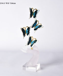 Decor đàn bướm nối đuôi nhau