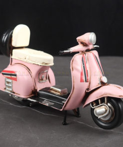 Mô hình xe vespa cổ màu hồng
