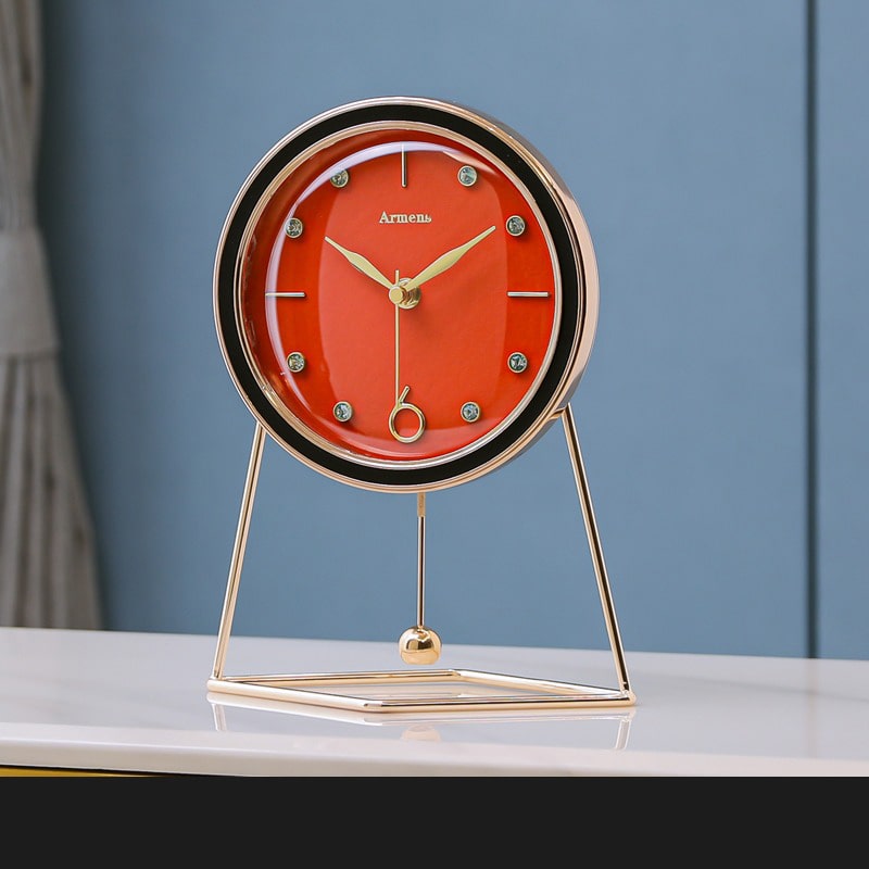 Đồng hồ quả lắc để bàn xinh xắn