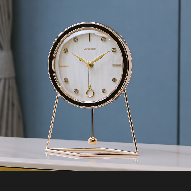 Đồng hồ quả lắc để bàn xinh xắn