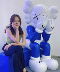 Mô hình gấu Kaws che mặt