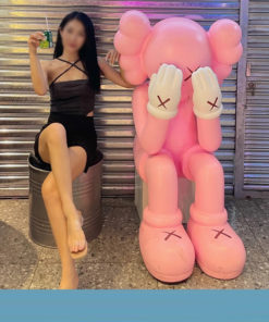 Mô hình gấu Kaws che mặt