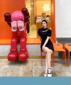 Mô hình gấu Kaws che mặt