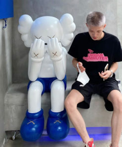 Mô hình gấu Kaws che mặt