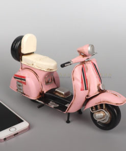 Mô hình xe vespa cổ màu hồng