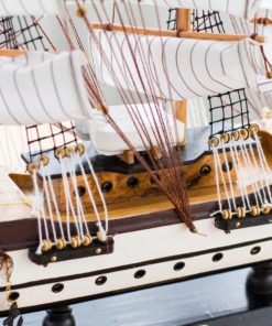 Thuyền buồm tặng tân gia, doanh nghiệp