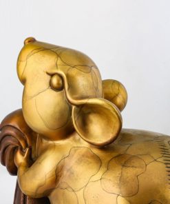 Tượng chuột ôm túi tiền