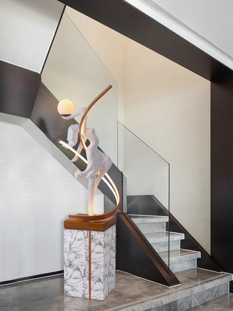 Tượng đèn cô gái khiêu vũ