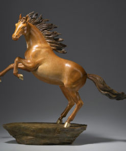 Tượng con ngựa tung vó