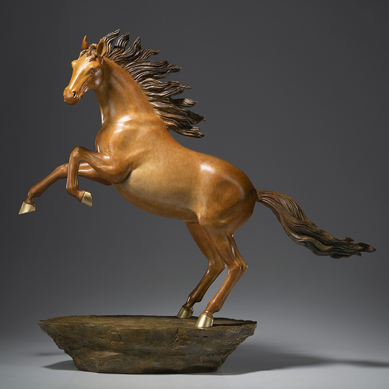 Tượng con ngựa tung vó