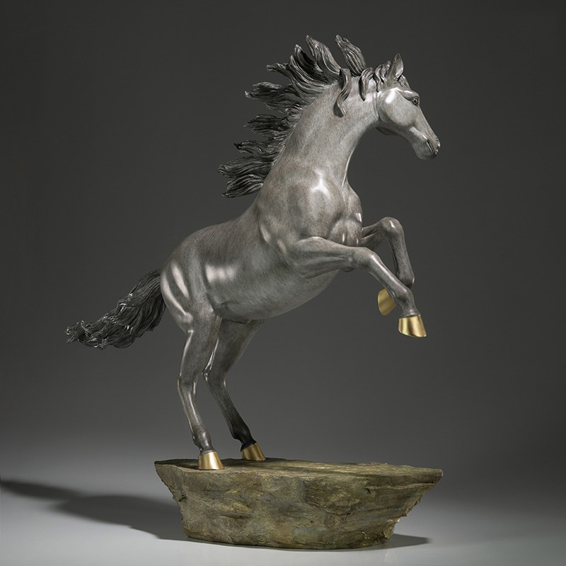 Tượng con ngựa tung vó