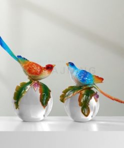 Mô hình chim đứng trên quả cầu pha lê