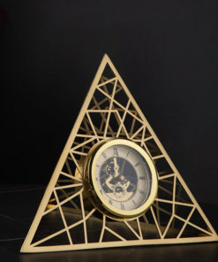 Đồng hồ để bàn thiết kế sáng tạo